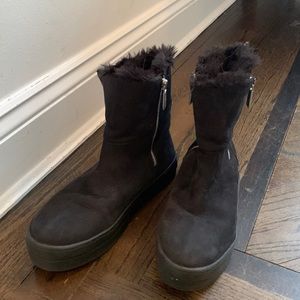 Jslides black sneaker boot good condition